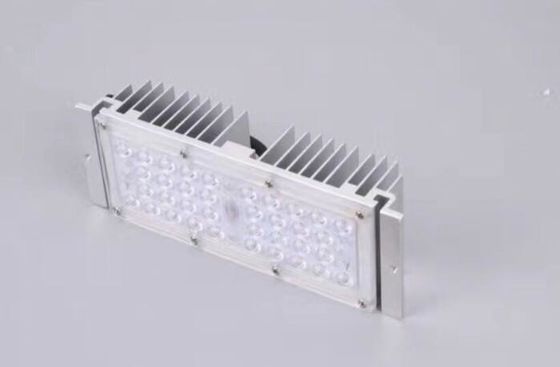 Chine Le lumen de Samsung 30w 5200 a mené le logement en aluminium pur de module de réverbère fournisseur